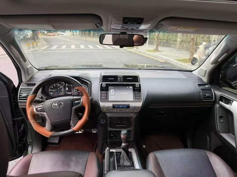 广州19年丰田普拉多6