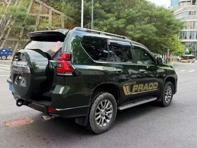 广州19年丰田普拉多7