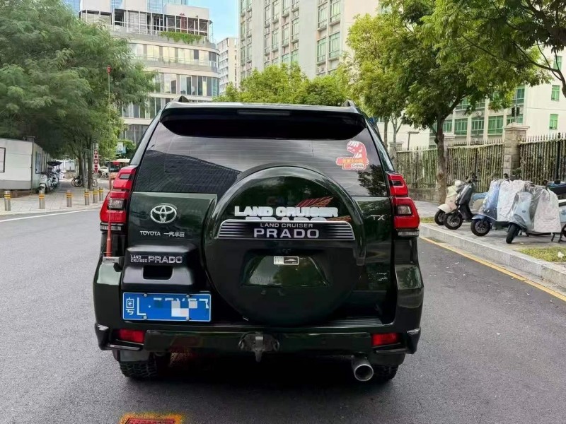 广州19年丰田普拉多9