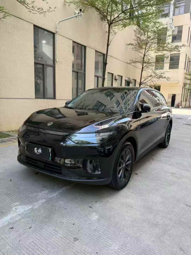 广州25年零跑汽车C113