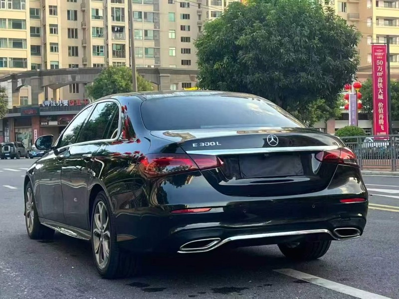 广州21年奔驰E8