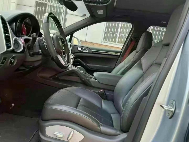 广州18年保时捷卡宴3