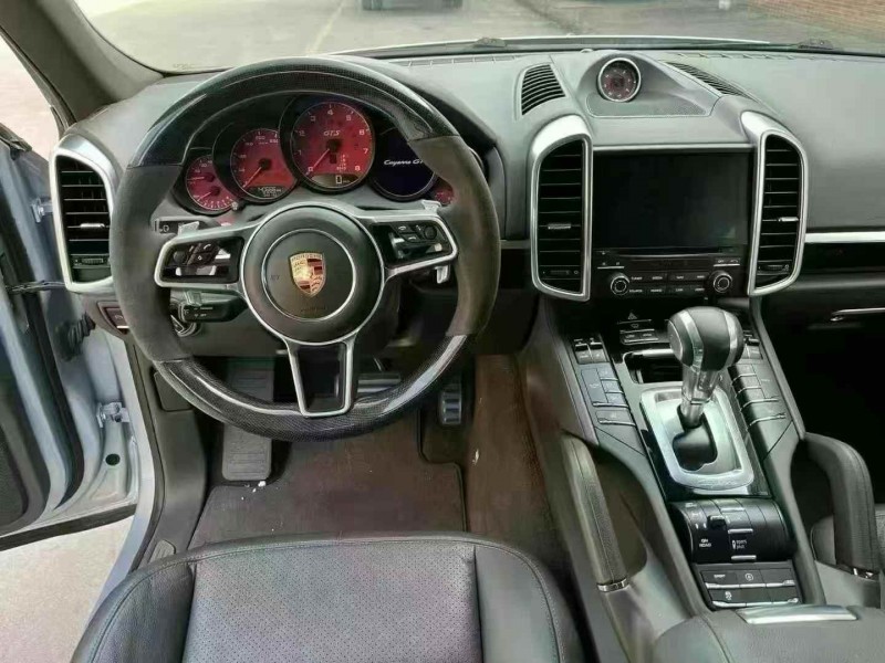 广州18年保时捷卡宴4