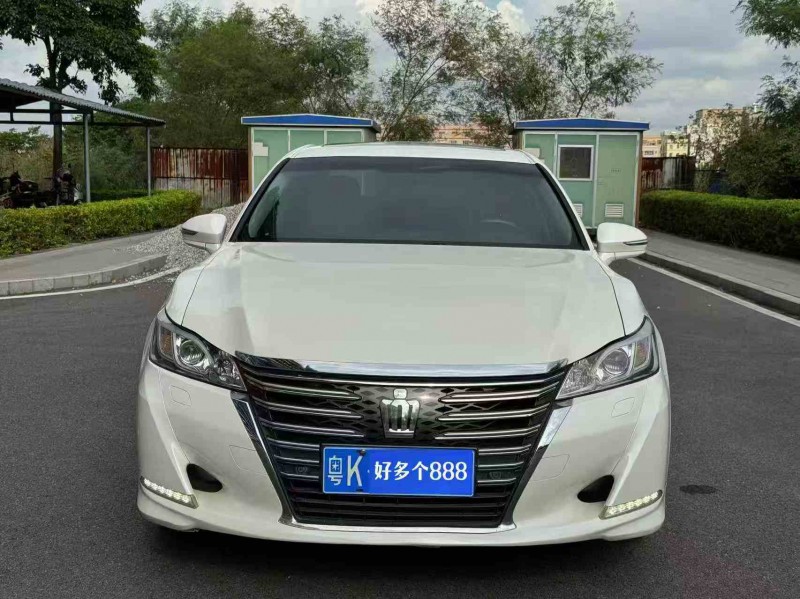 东莞18年丰田皇冠1