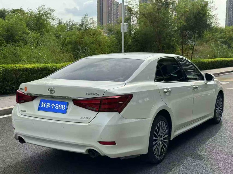 东莞18年丰田皇冠8