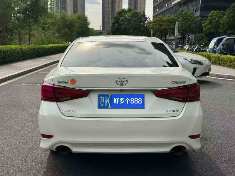 东莞18年丰田皇冠9