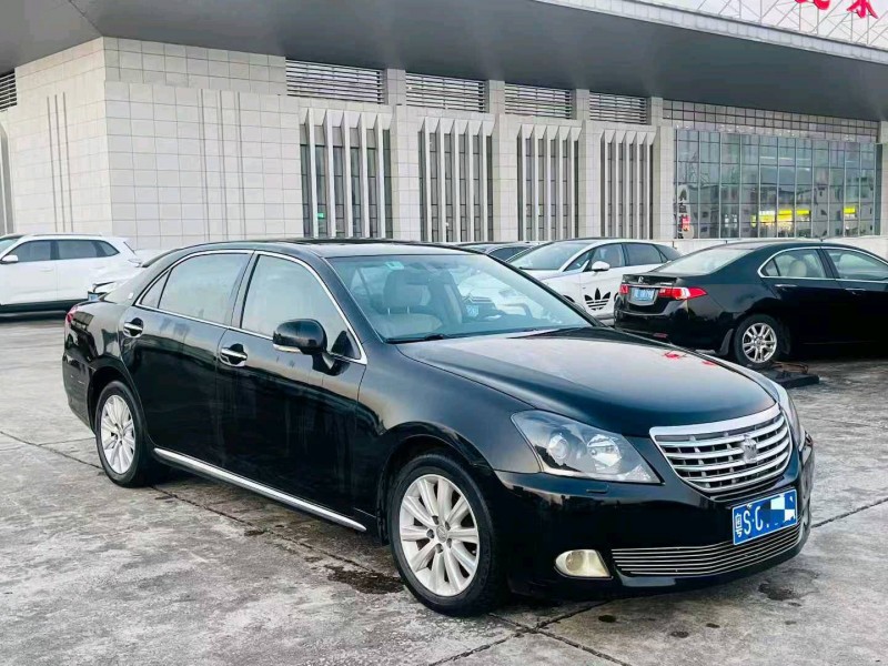 东莞11年丰田皇冠3