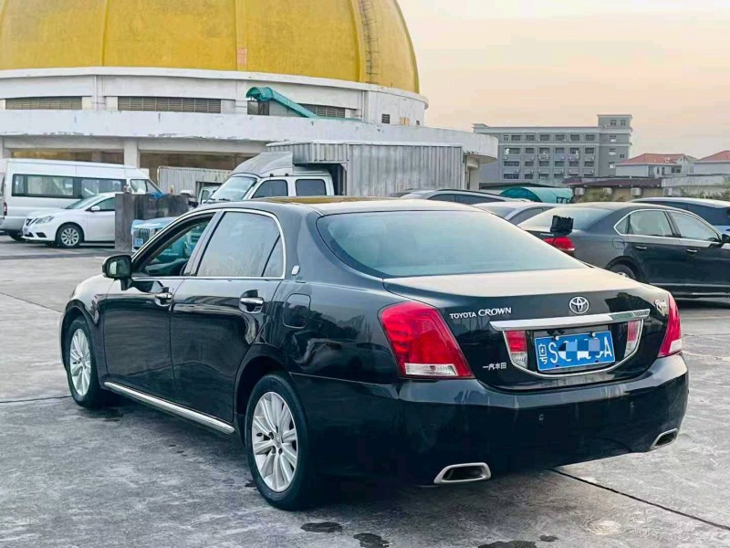 东莞11年丰田皇冠7