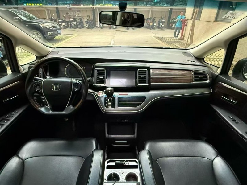 佛山19年本田艾力绅8