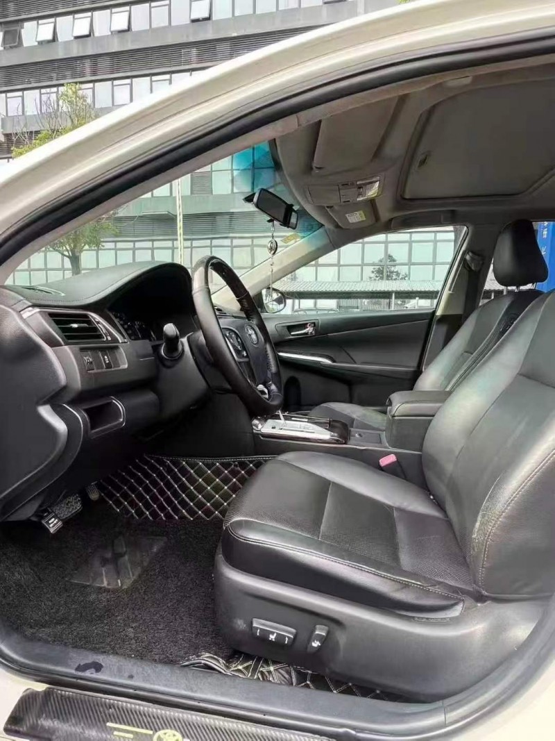 东莞16年丰田凯美瑞5