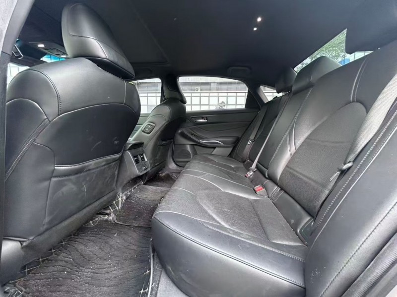 东莞19年丰田亚洲龙6