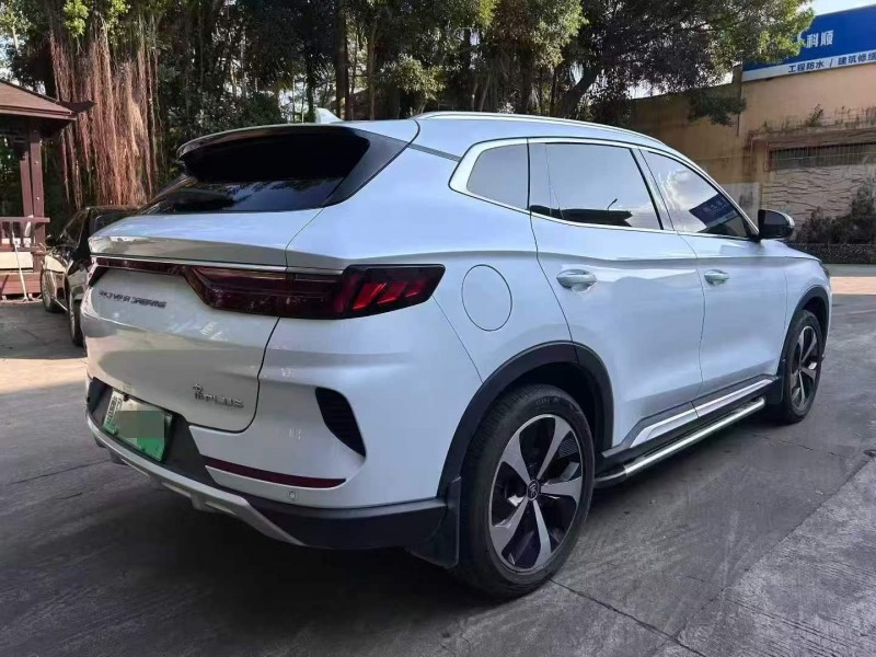 广州22年比亚迪宋8