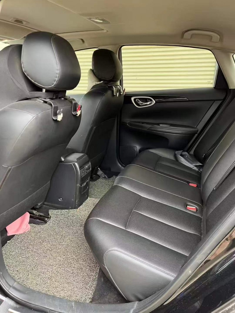 肇庆21年日产轩逸5