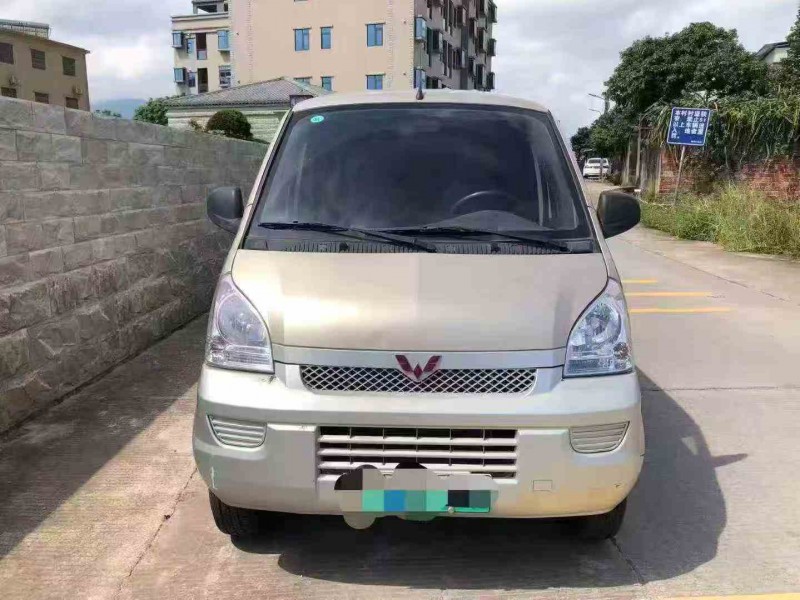 深圳22年五菱汽车荣光1