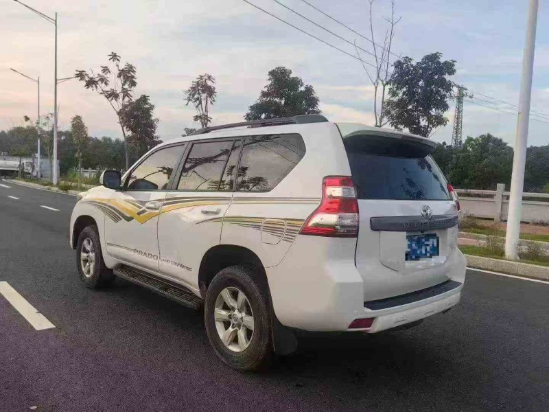 深圳15年丰田普拉多7