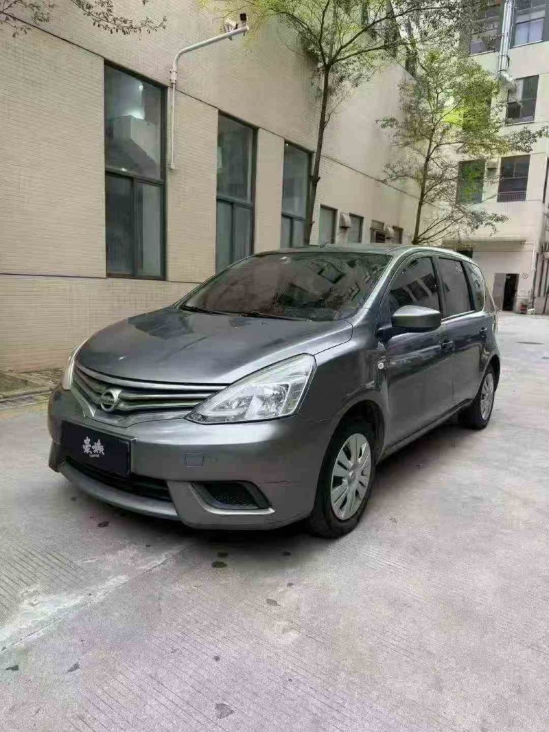 深圳17年日产骊威2