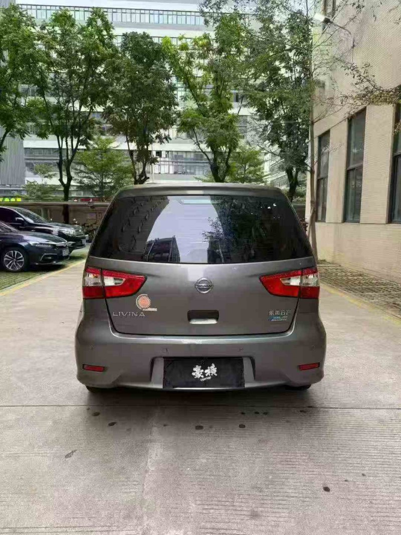 深圳17年日产骊威9