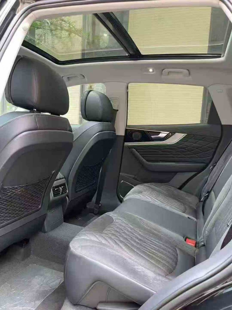 深圳22年红旗HS55