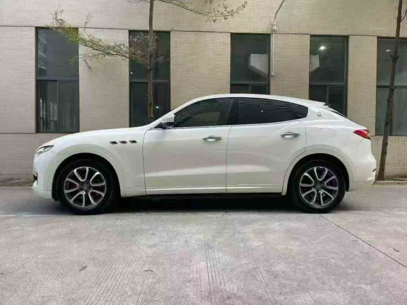 广州17年玛莎拉蒂Levante9