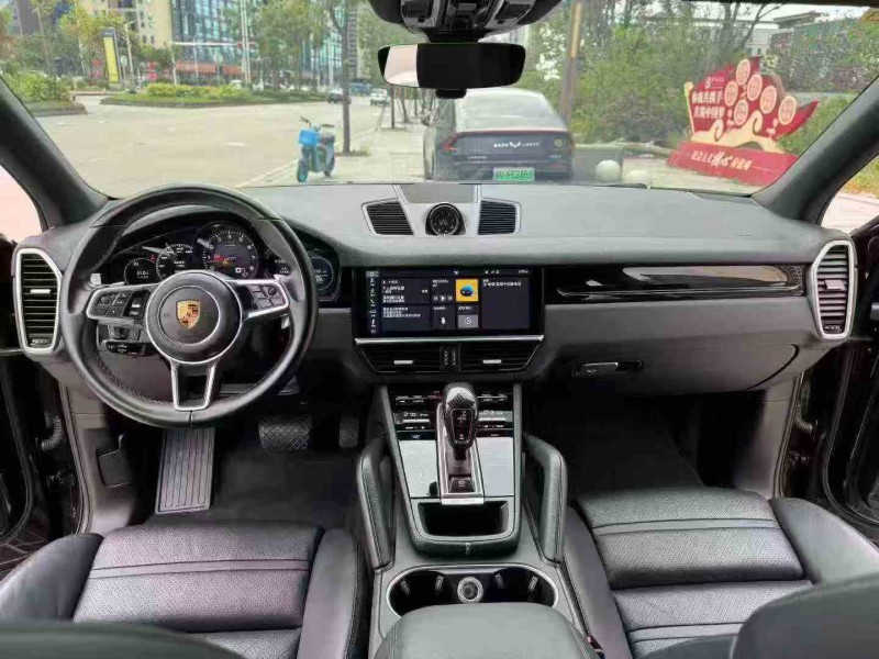 深圳19年保时捷卡宴5