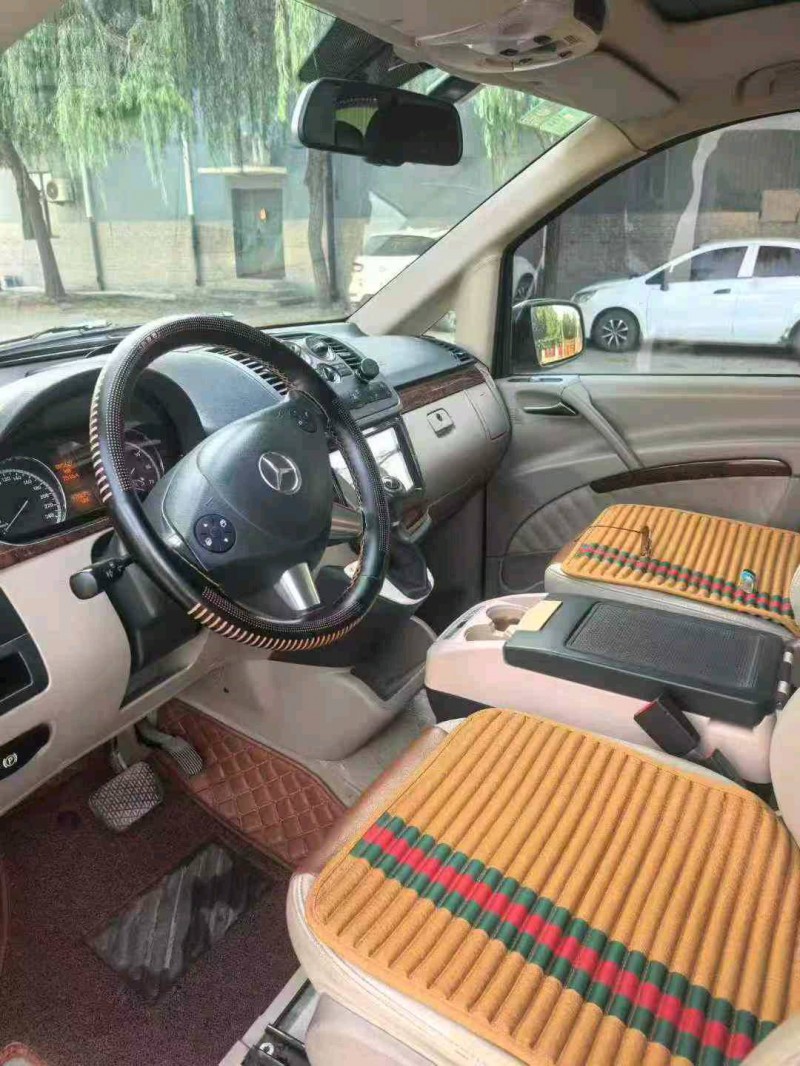 保定14年奔驰威霆9