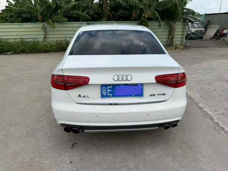 中山13年奥迪A4L6