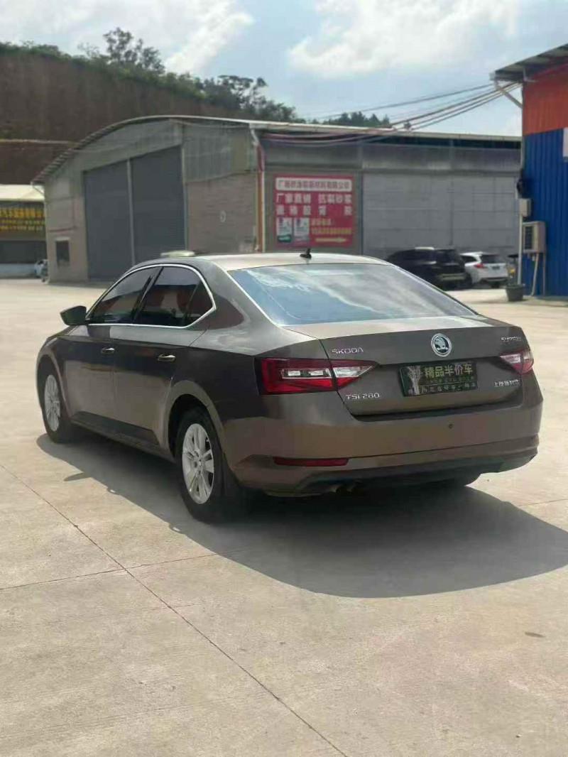 钦州19年斯柯达速派9