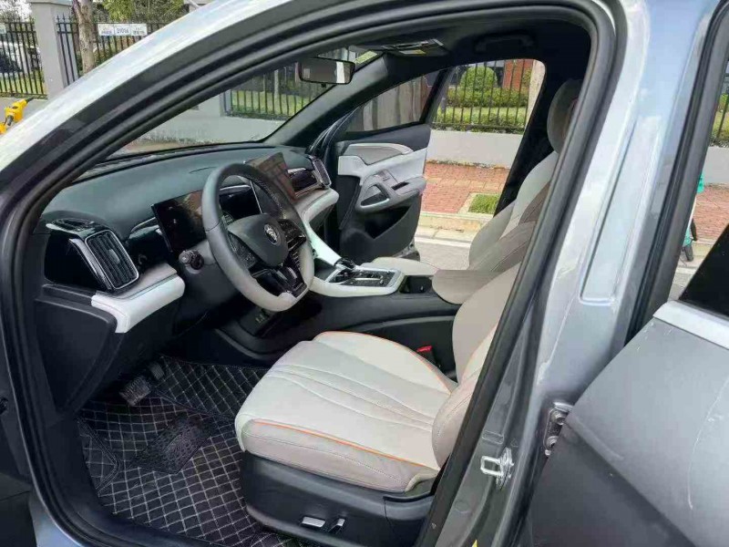 桂林24年比亚迪宋5