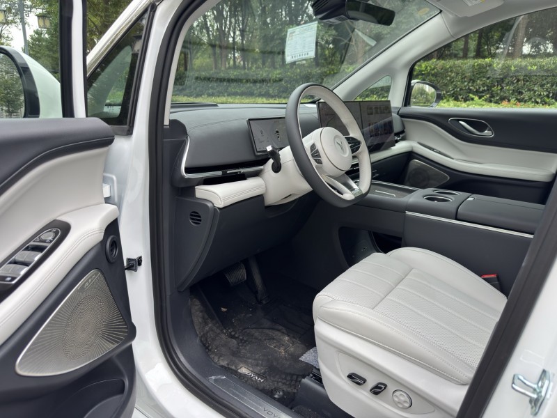 盐城25年岚图汽车梦想家6