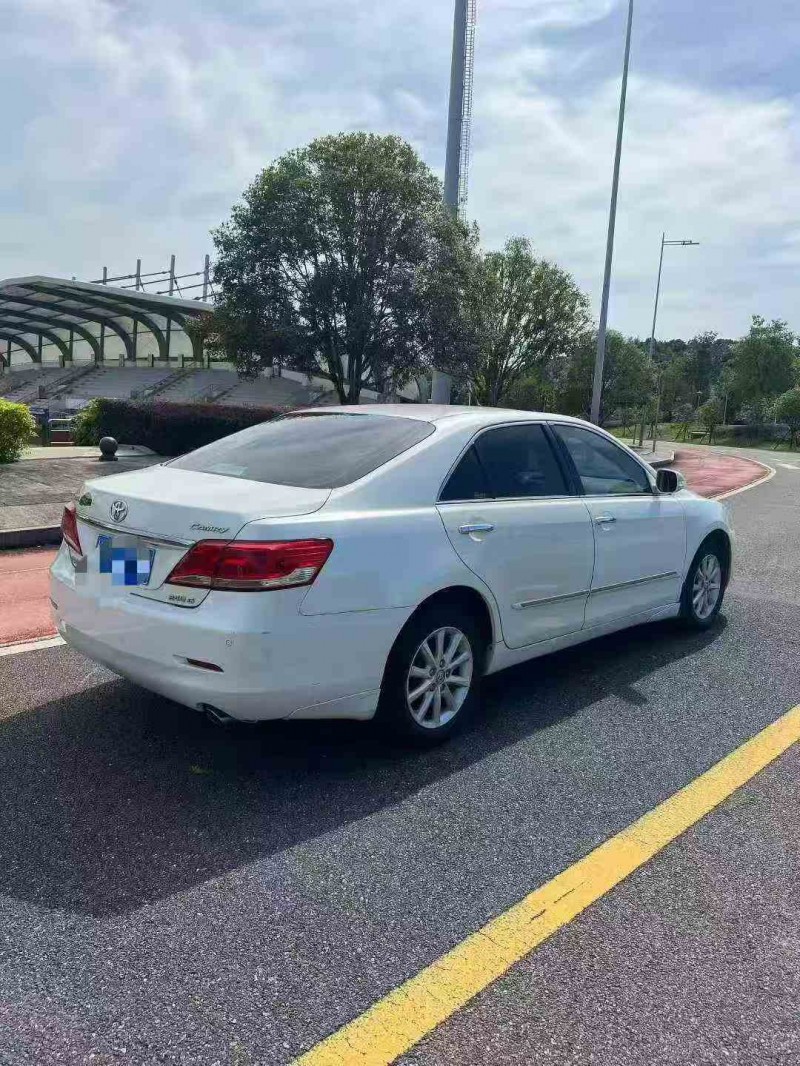 桂林11年丰田凯美瑞8