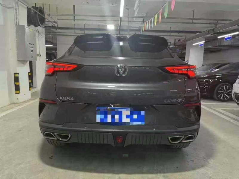 成都22年长安汽车UNI8