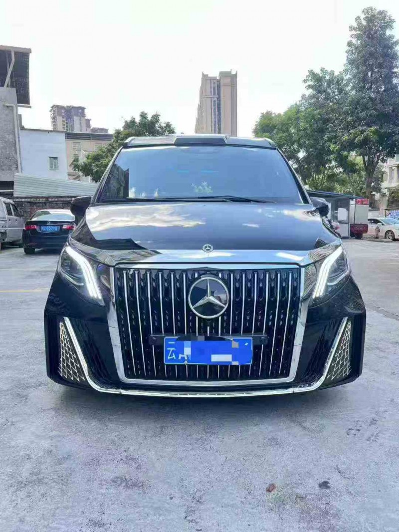 南宁24年奔驰威霆1