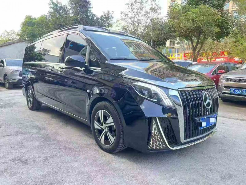 南宁24年奔驰威霆3