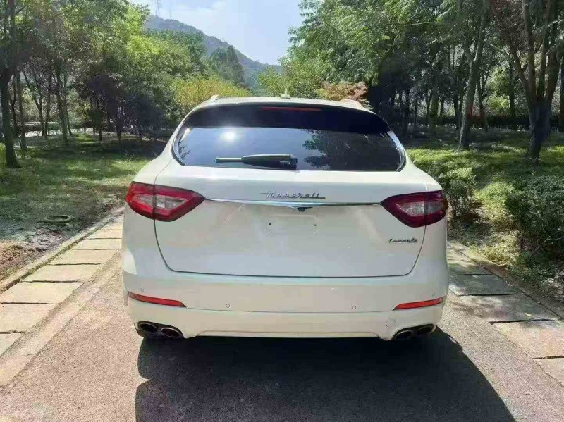 宁波17年玛莎拉蒂Levante9