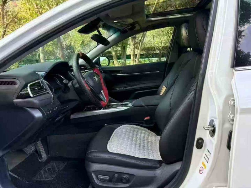 嘉兴18年丰田凯美瑞4