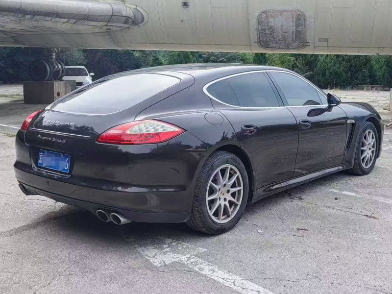 沧州12年保时捷帕拉梅拉8