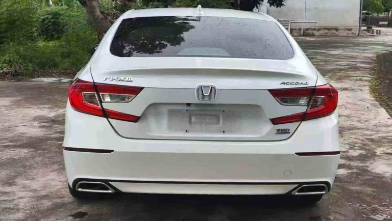 深圳21年本田雅阁6