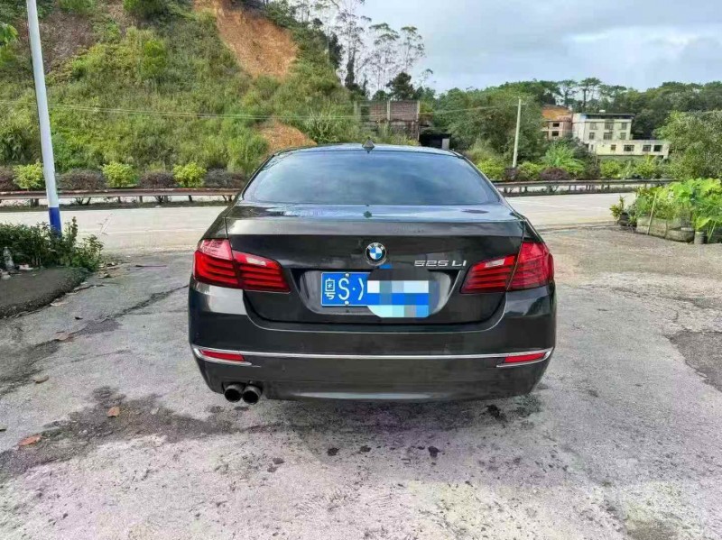 钦州15年宝马5系9