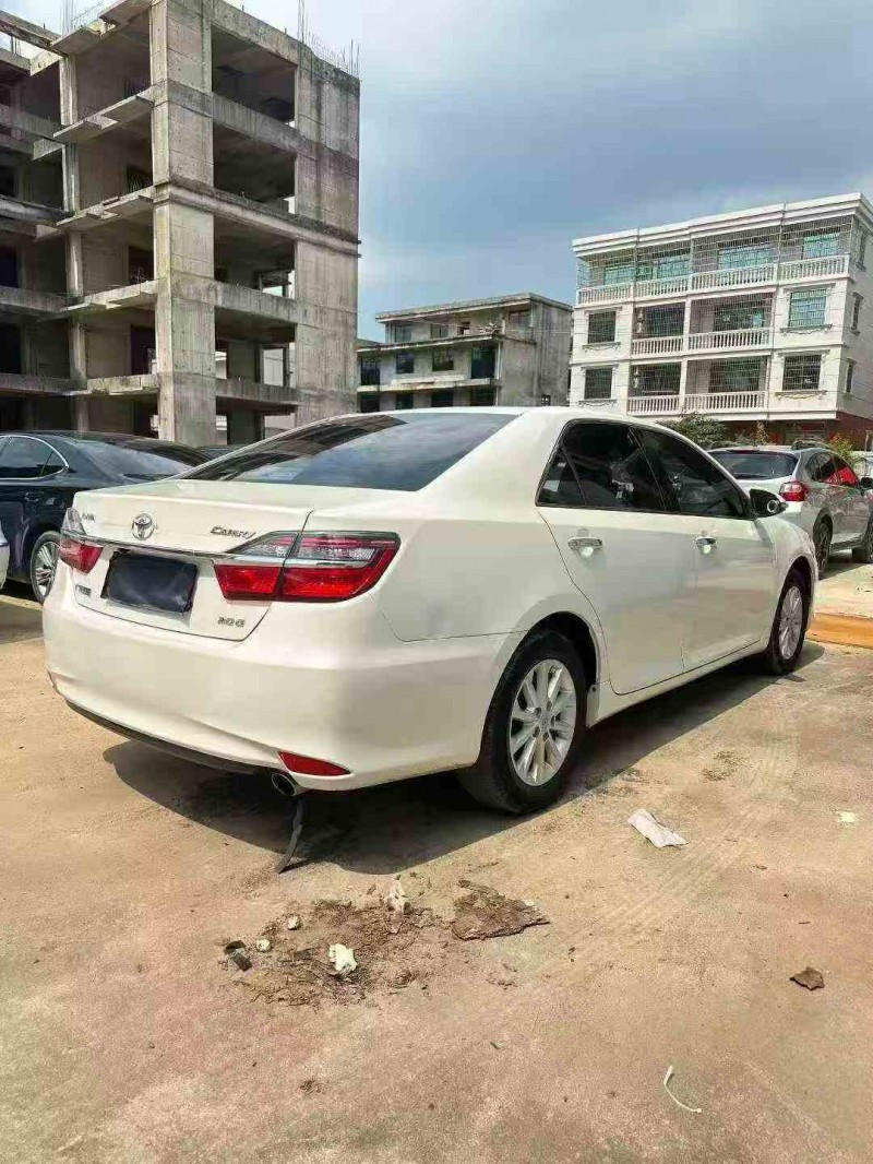 柳州17年丰田凯美瑞7