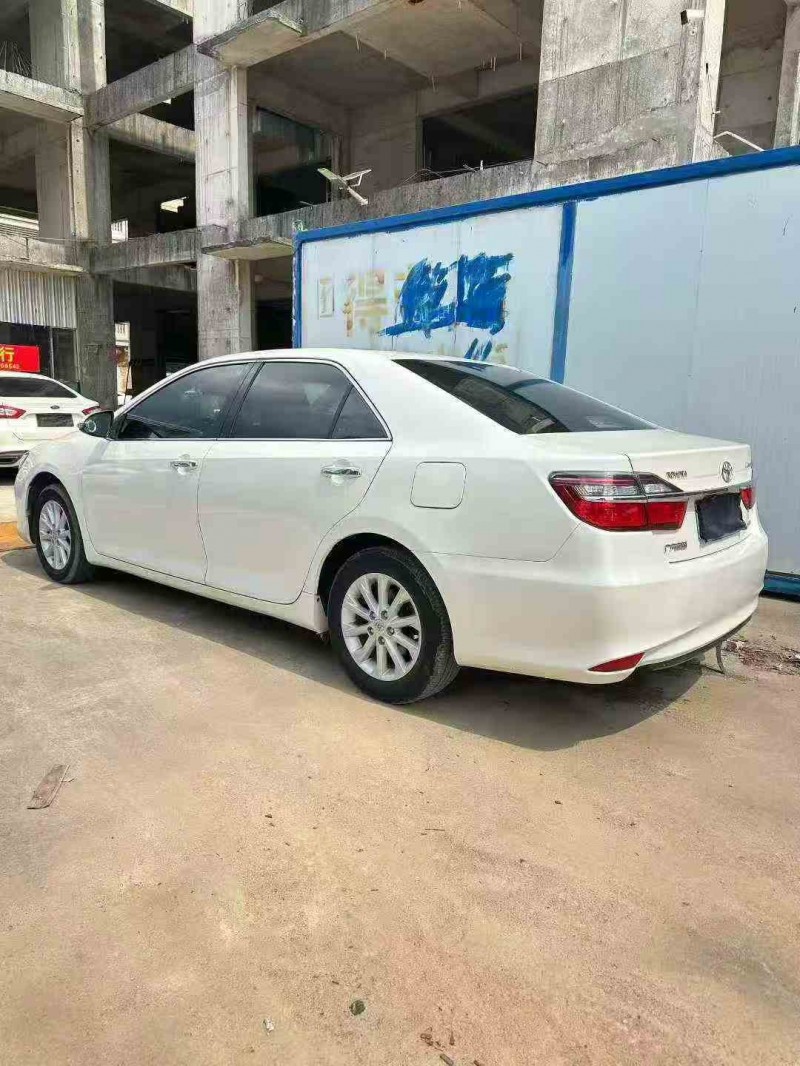 柳州17年丰田凯美瑞8