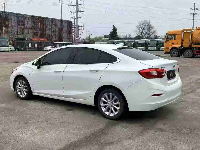 宿迁17年雪佛兰科鲁兹8