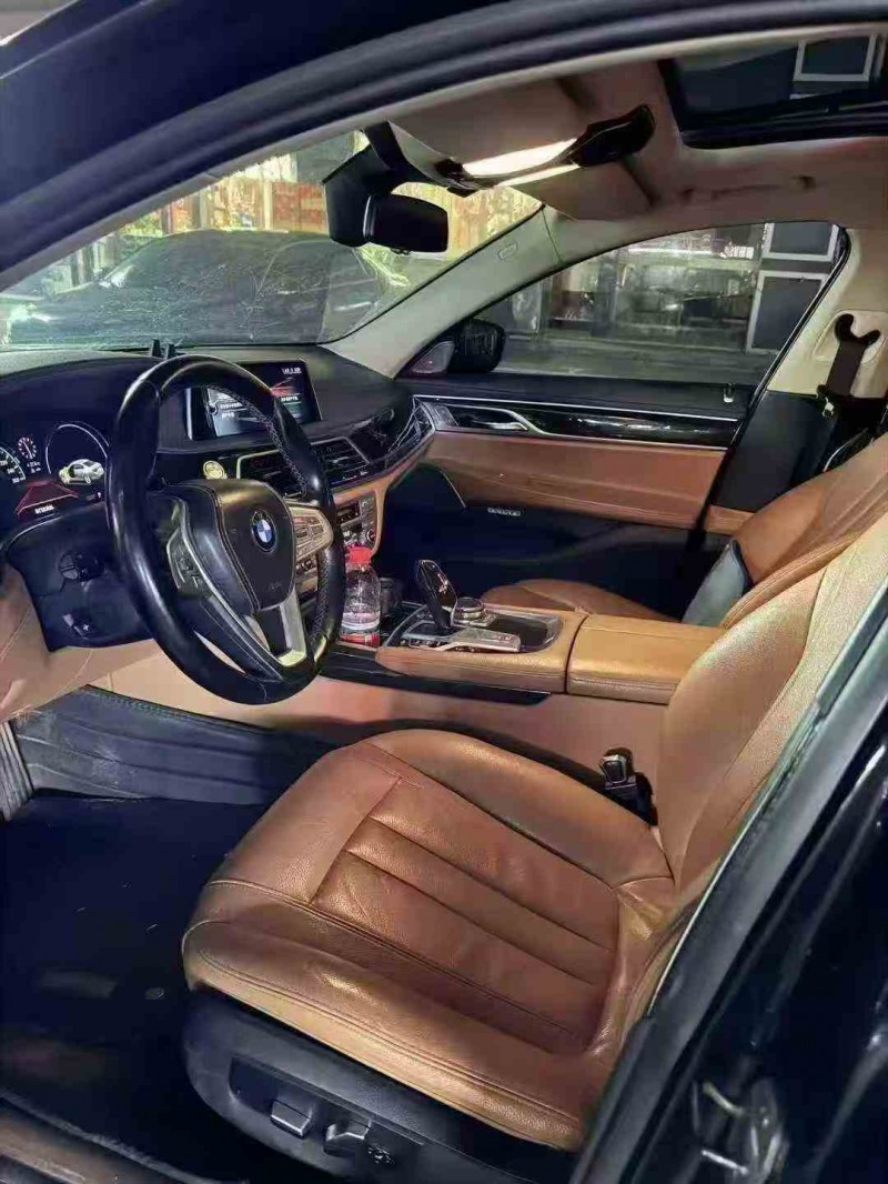 佛山17年宝马7系3