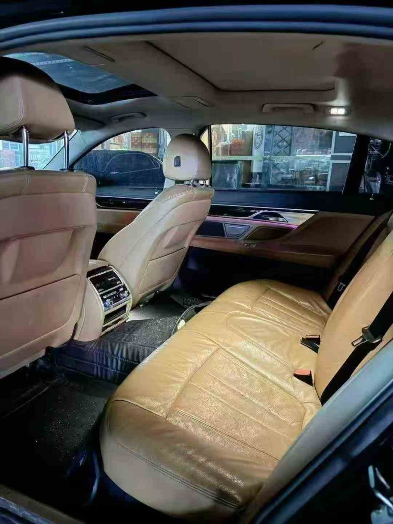 佛山17年宝马7系4