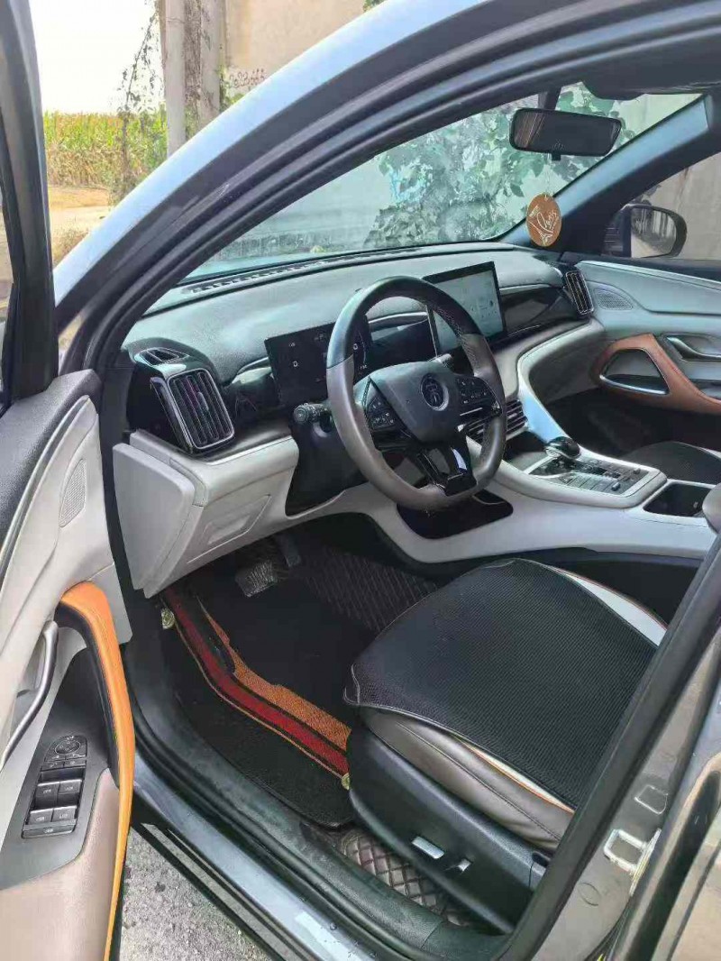 保定23年比亚迪宋7