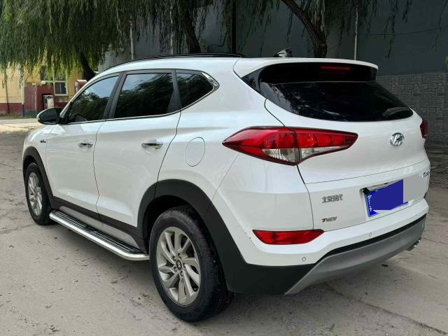 保定18年现代途胜5