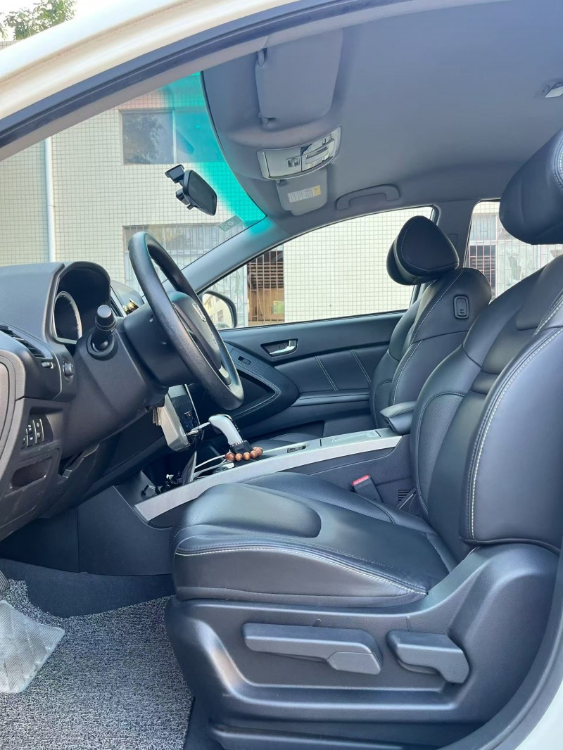 中山18年纳智捷优6 SUV4