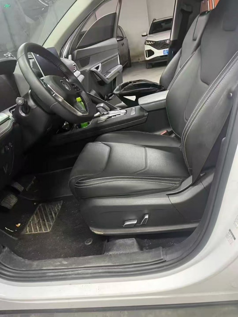 成都20年比亚迪宋5