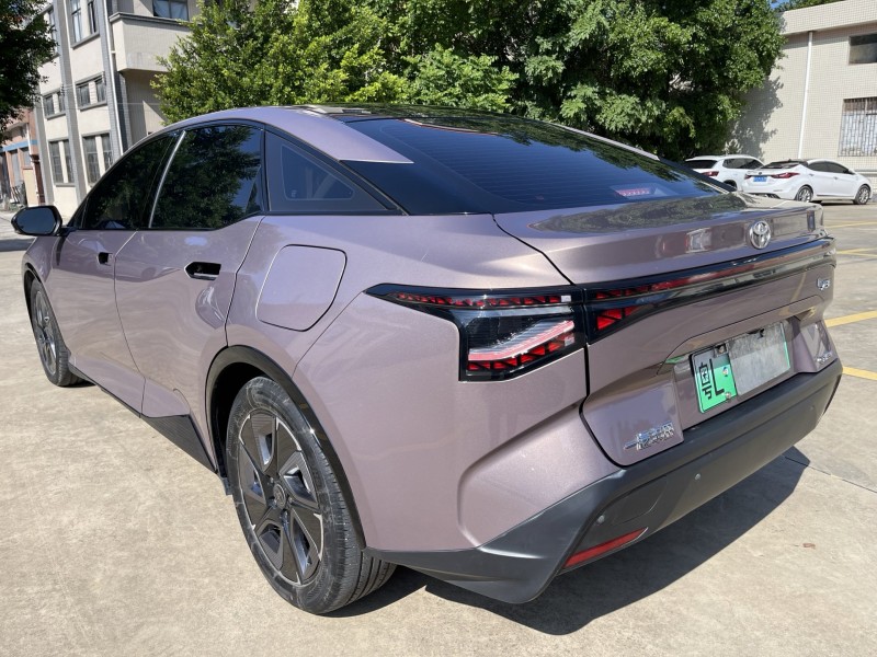 中山23年丰田BZ3Pro5