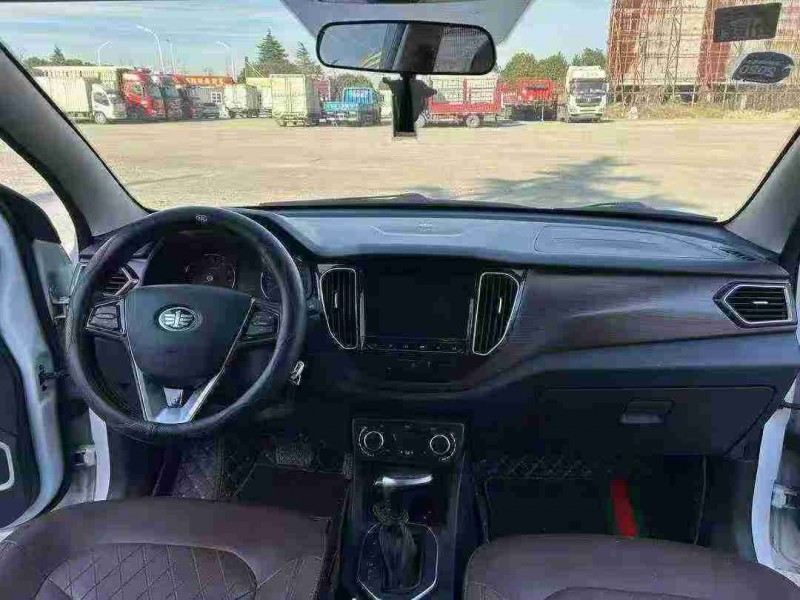 宿迁18年一汽森雅5