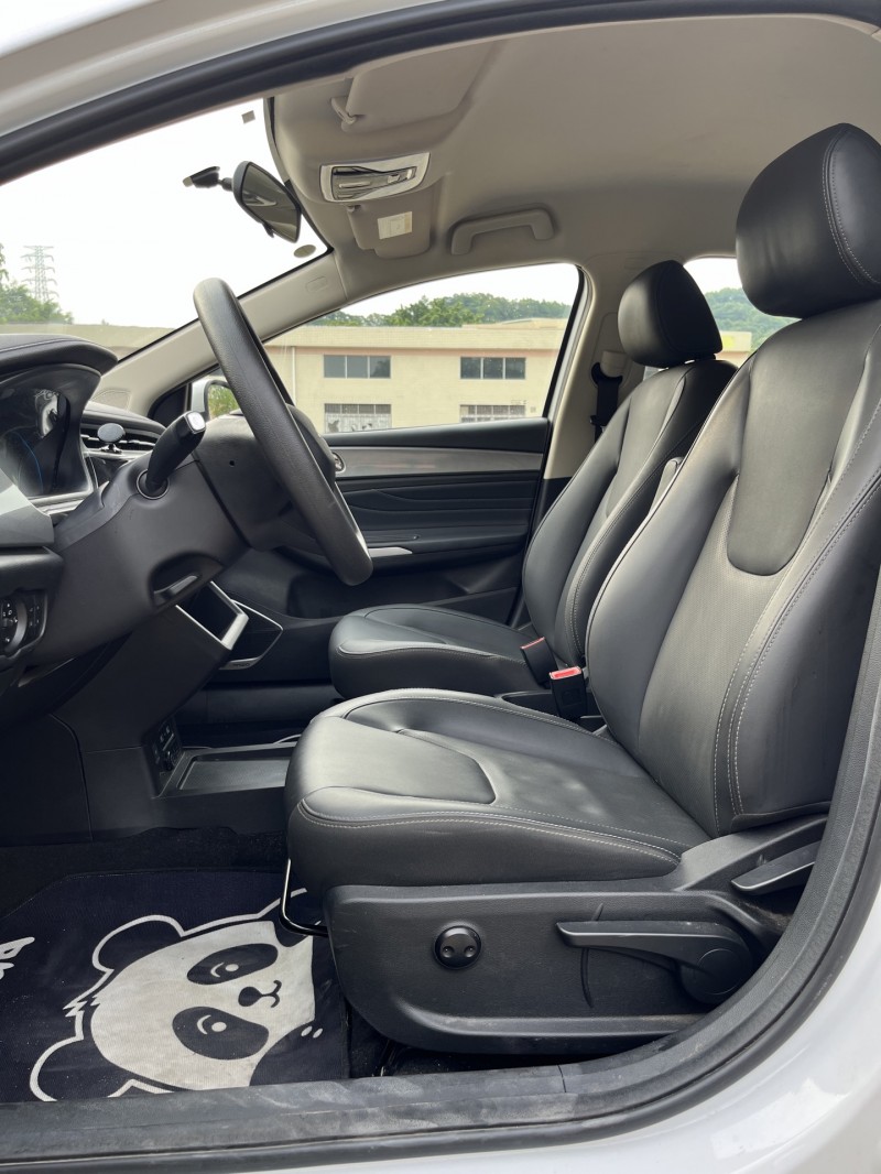 中山24年奇瑞艾瑞泽8